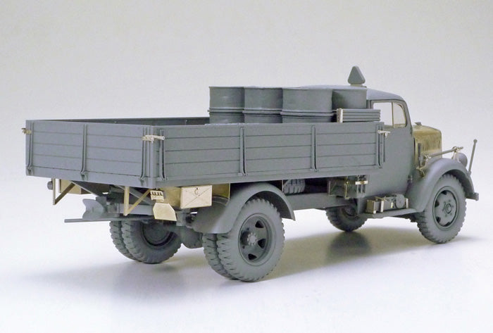 25160-Tanks-1/35 Germany 3 ton 4 x 2 cargo truck (with Aver etching parts)